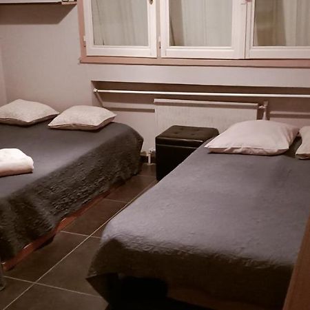 Grand appartement fonctionnel et calme sur lyon8 a 2 pas du metro Extérieur photo