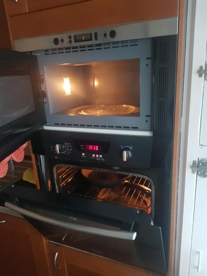 Grand appartement fonctionnel et calme sur lyon8 a 2 pas du metro Extérieur photo